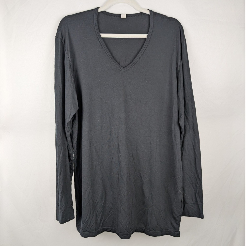 Lot of 2 Uniqlo Heattech Mens XL Black V-Neck Long Sleeve Thermal Base Layer